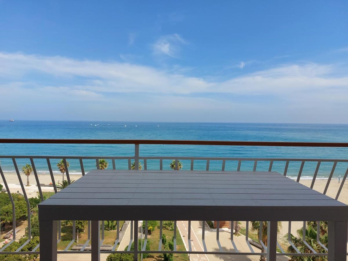 Maremare, Really On The Beach, With Private Parking Savona Bagian luar foto