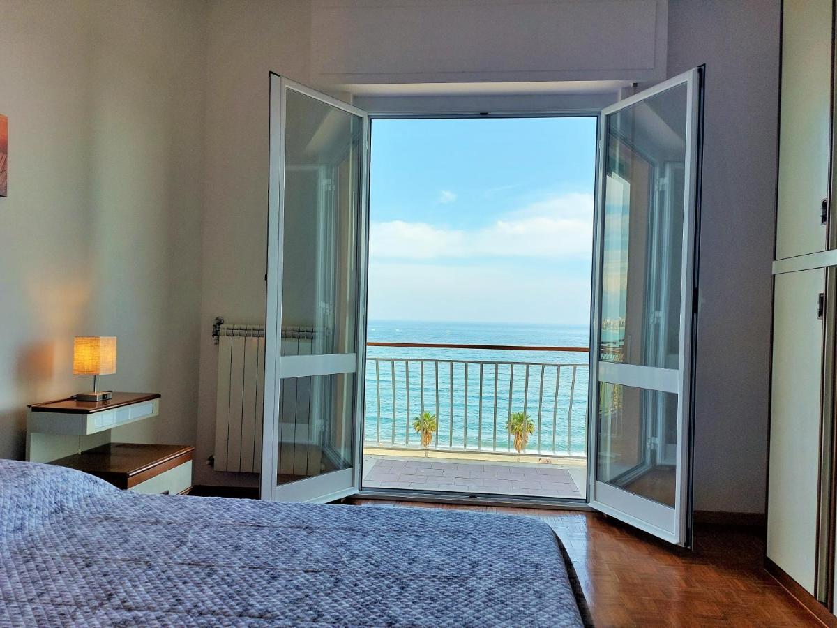 Maremare, Really On The Beach, With Private Parking Savona Bagian luar foto