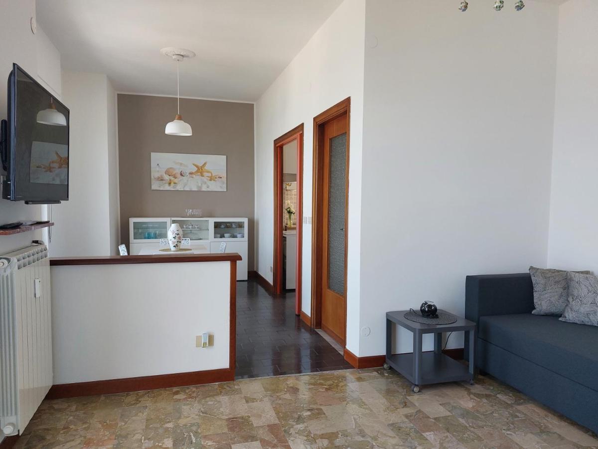 Maremare, Really On The Beach, With Private Parking Savona Bagian luar foto