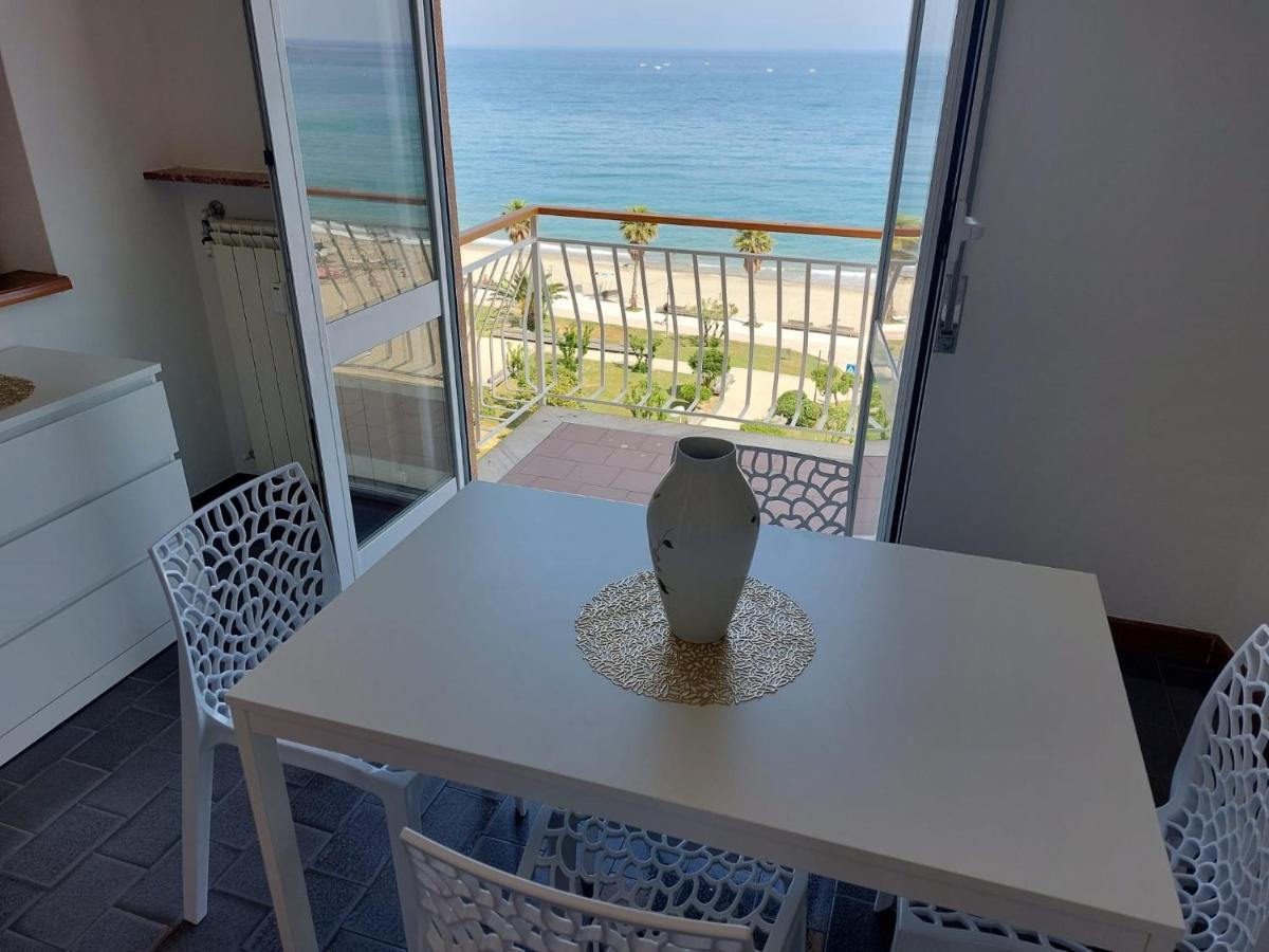 Maremare, Really On The Beach, With Private Parking Savona Bagian luar foto