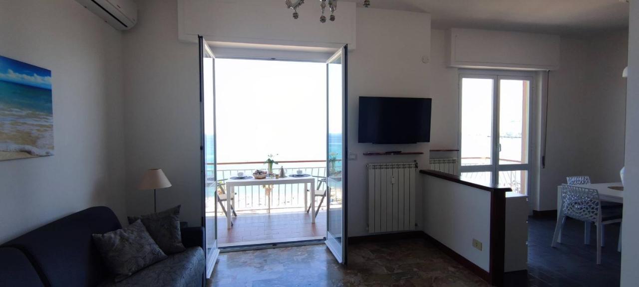 Maremare, Really On The Beach, With Private Parking Savona Bagian luar foto