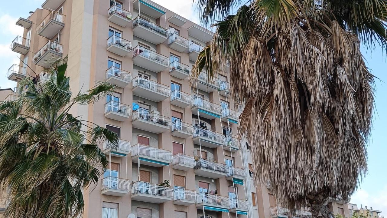 Maremare, Really On The Beach, With Private Parking Savona Bagian luar foto