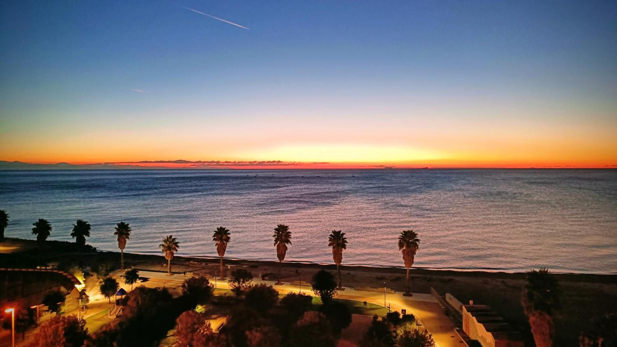 Maremare, Really On The Beach, With Private Parking Savona Bagian luar foto